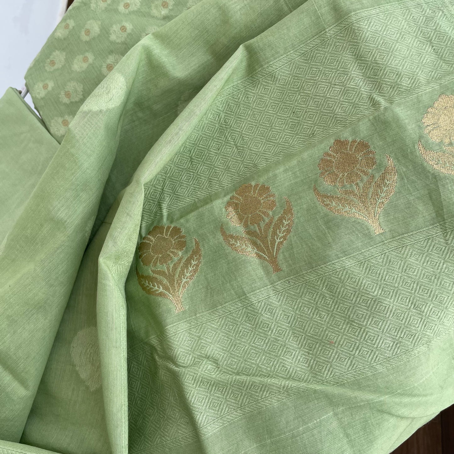 Chandrakala – Pistachio Green Banaras Mul Cotton Unstitched Suit Set
